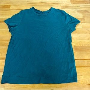 Super cute athletic top!!